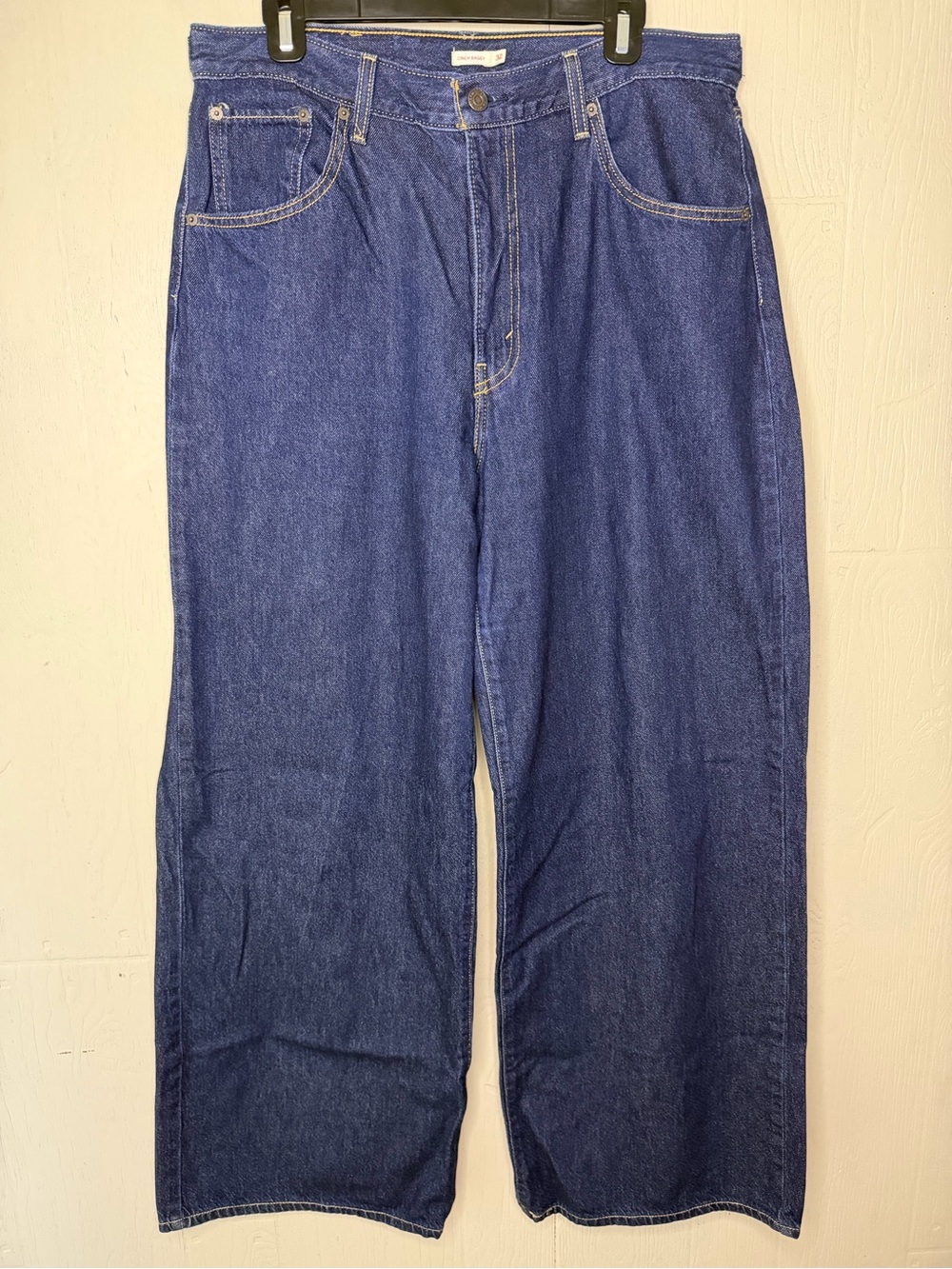 Levi's Women's High-Rise Cinch Baggy
Jeans - Reign Of The Rinse 32